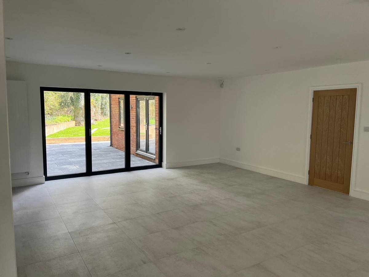 Aprilwood House — glazing and light